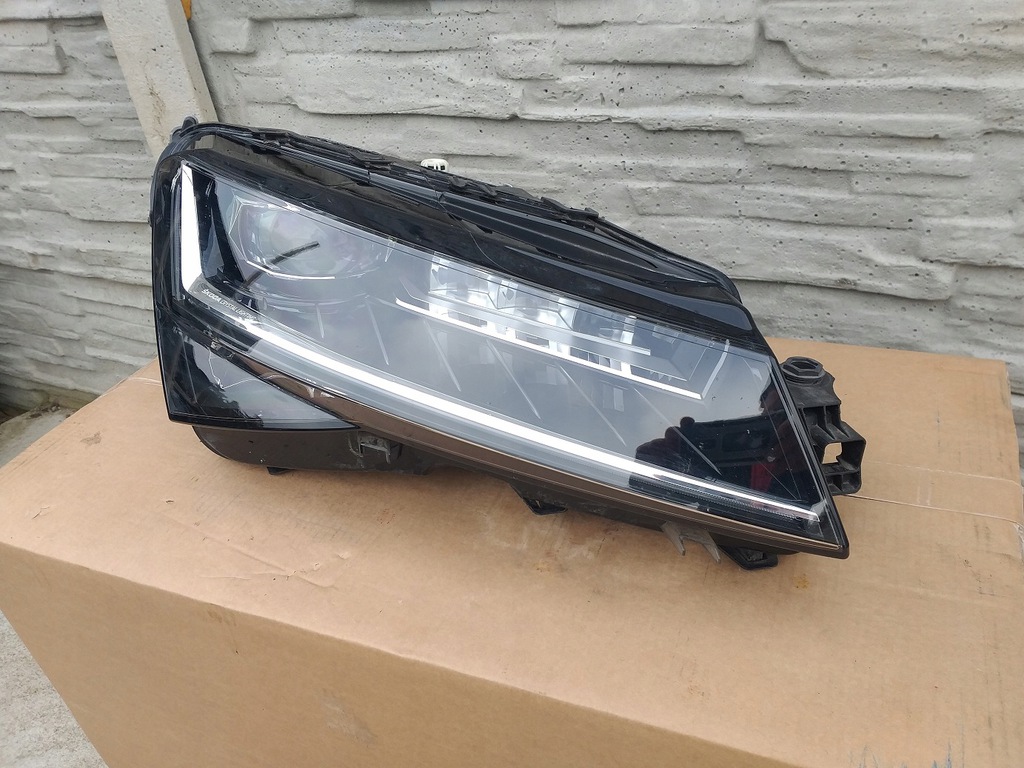 skoda superb lift 3v1 faro der.. delantero full led (#)