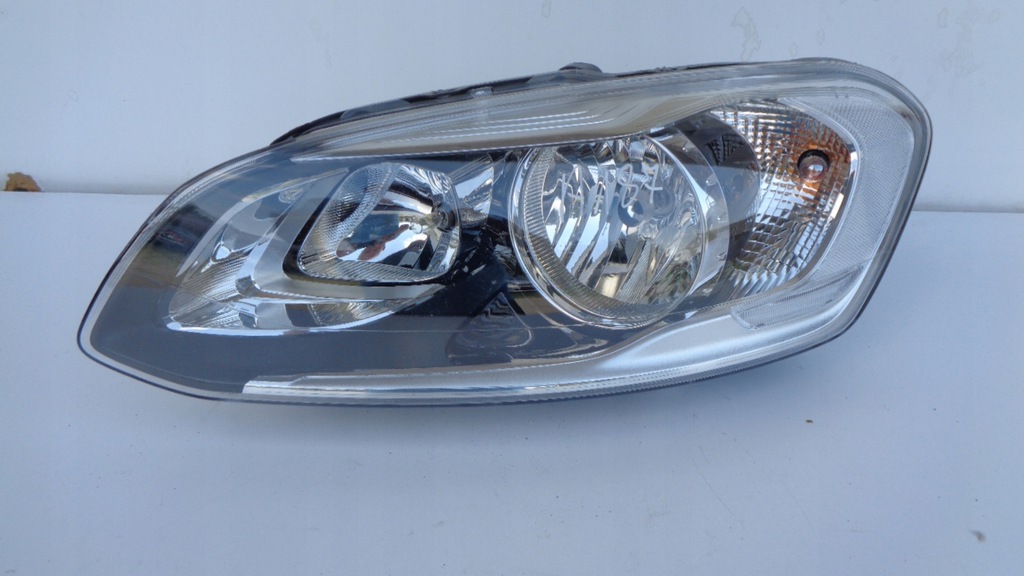 volvo xc60 lift '15 faro izq. estandar 31420265 (#)