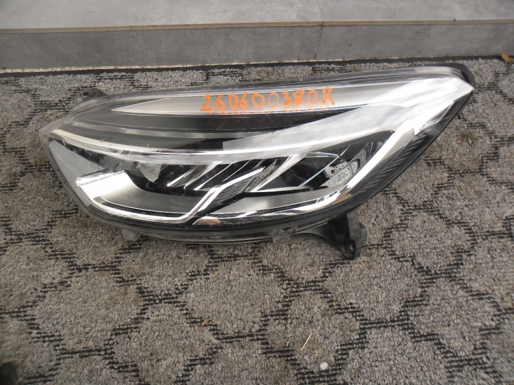  faro izq. izq. captur led 260600380r (#)