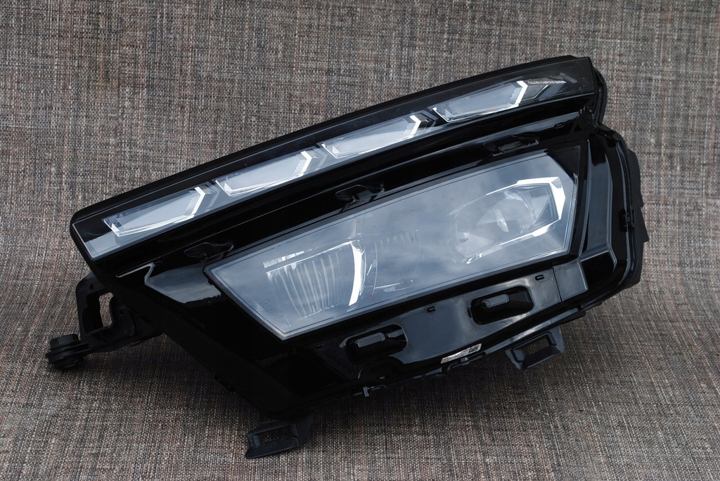 skoda kamiq 658 faro izq. full led 658941015b (#)
