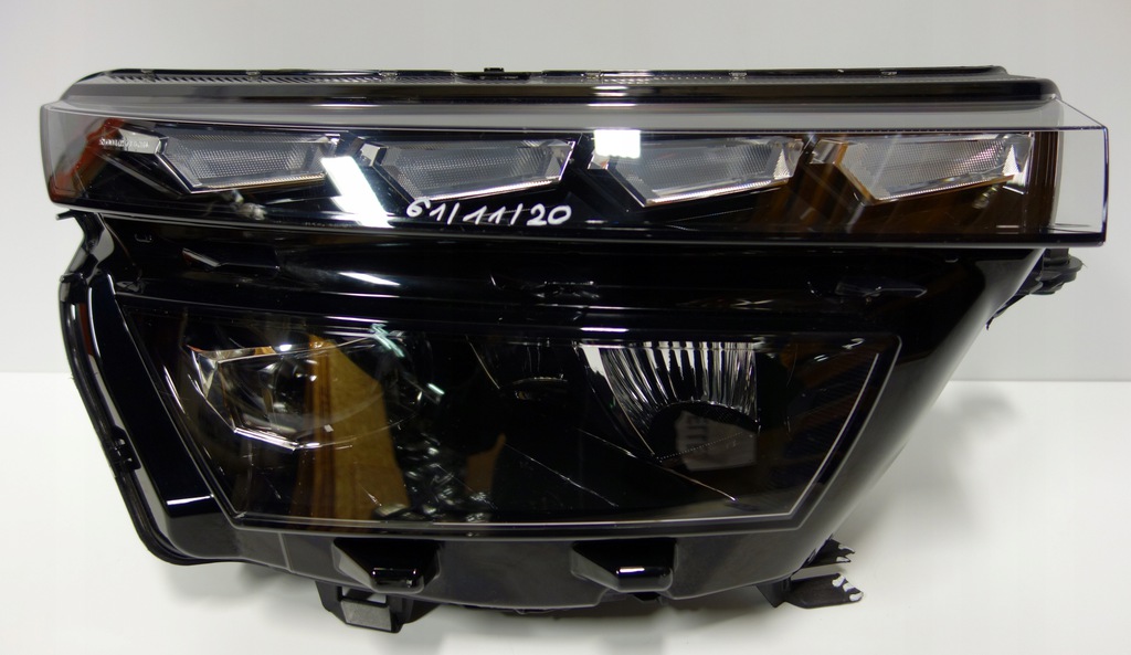 skoda kamiq full led faro der.. delantero (#)