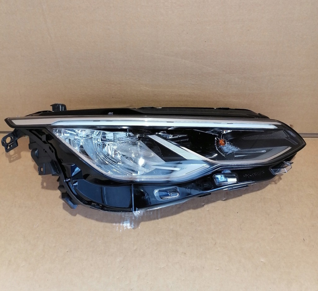 vw golf viii faro der.. full led (#)