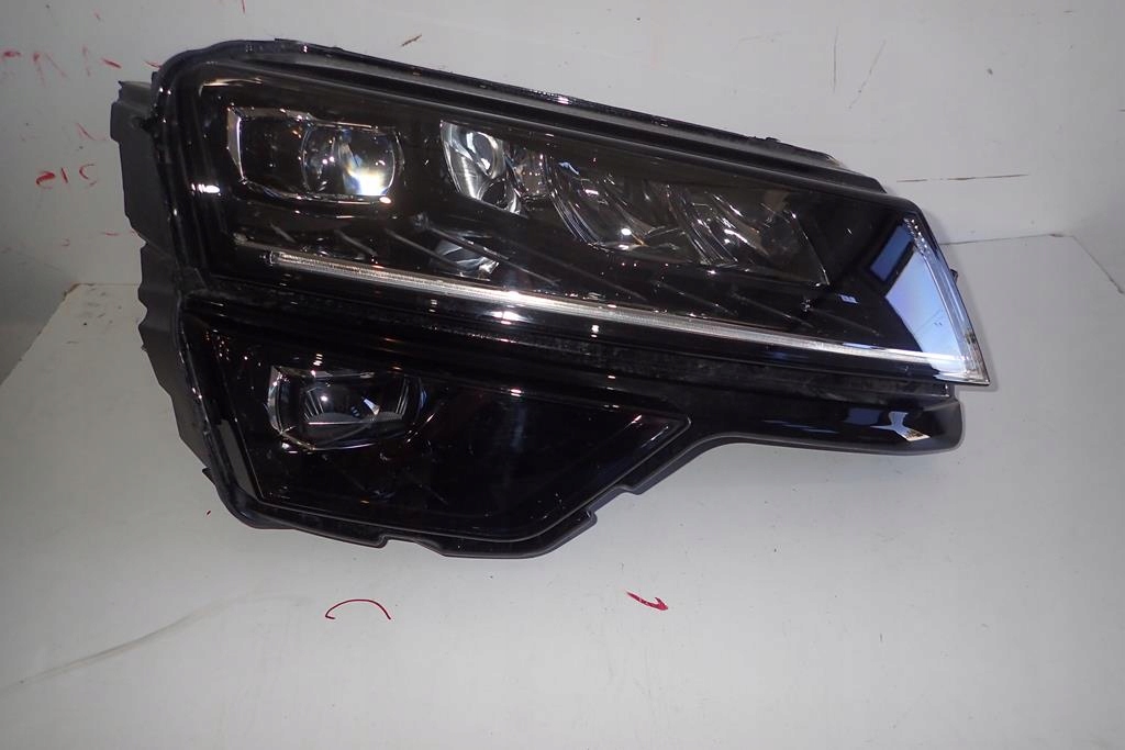  faro delantero der.. skoda karoq full led (#)