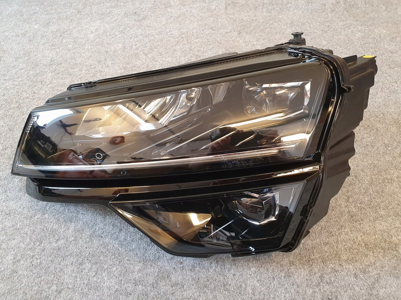 skoda karoq 57b941015b faro full led izq. original (#)