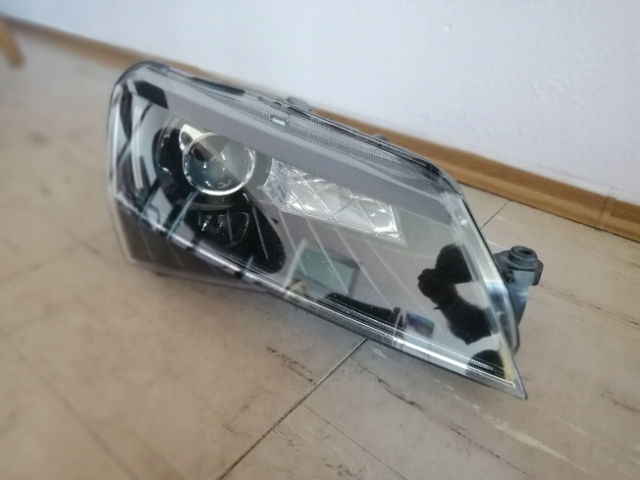 skoda superb faro der.. bi xénon led 3v1941018b (#)