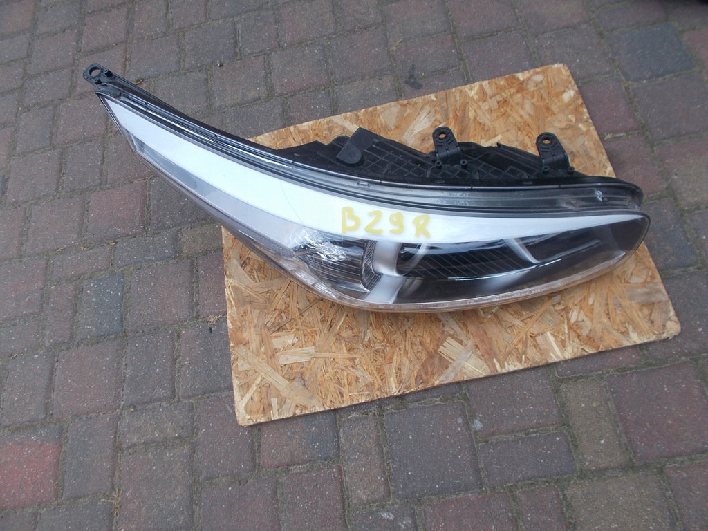  faro frente der.. ceed 2 ii b29r (#)