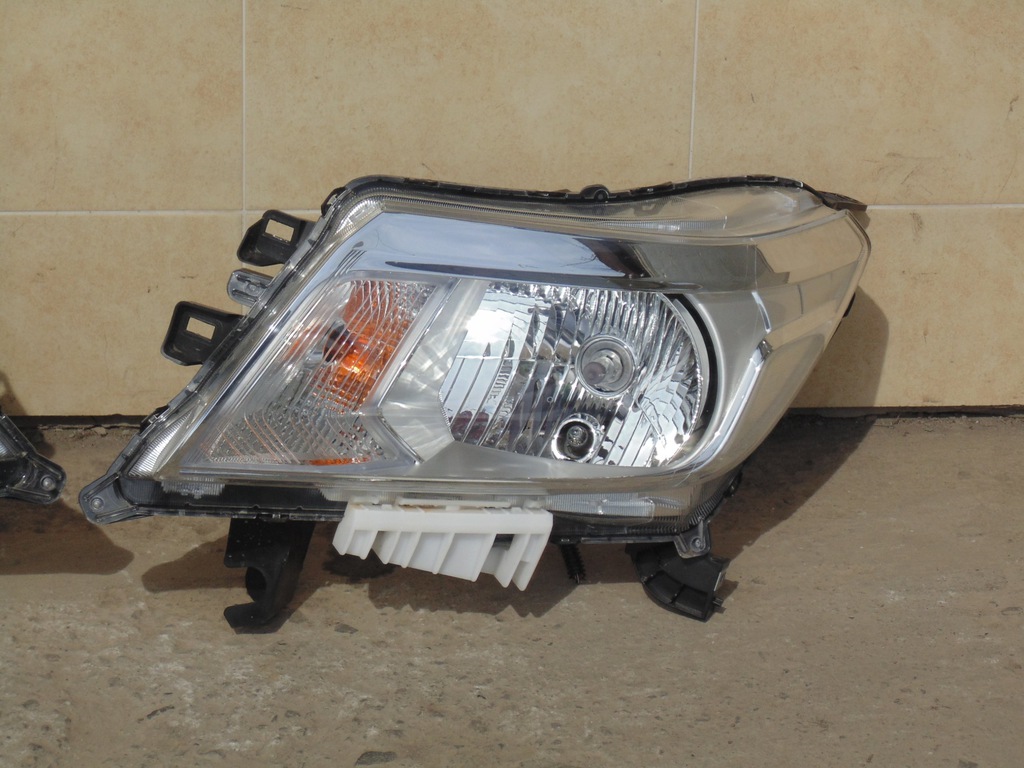 faro delantero izq. navara np300 2017 año (#)