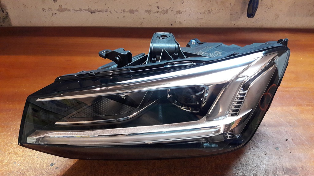 audi q2 full led izq. (#)