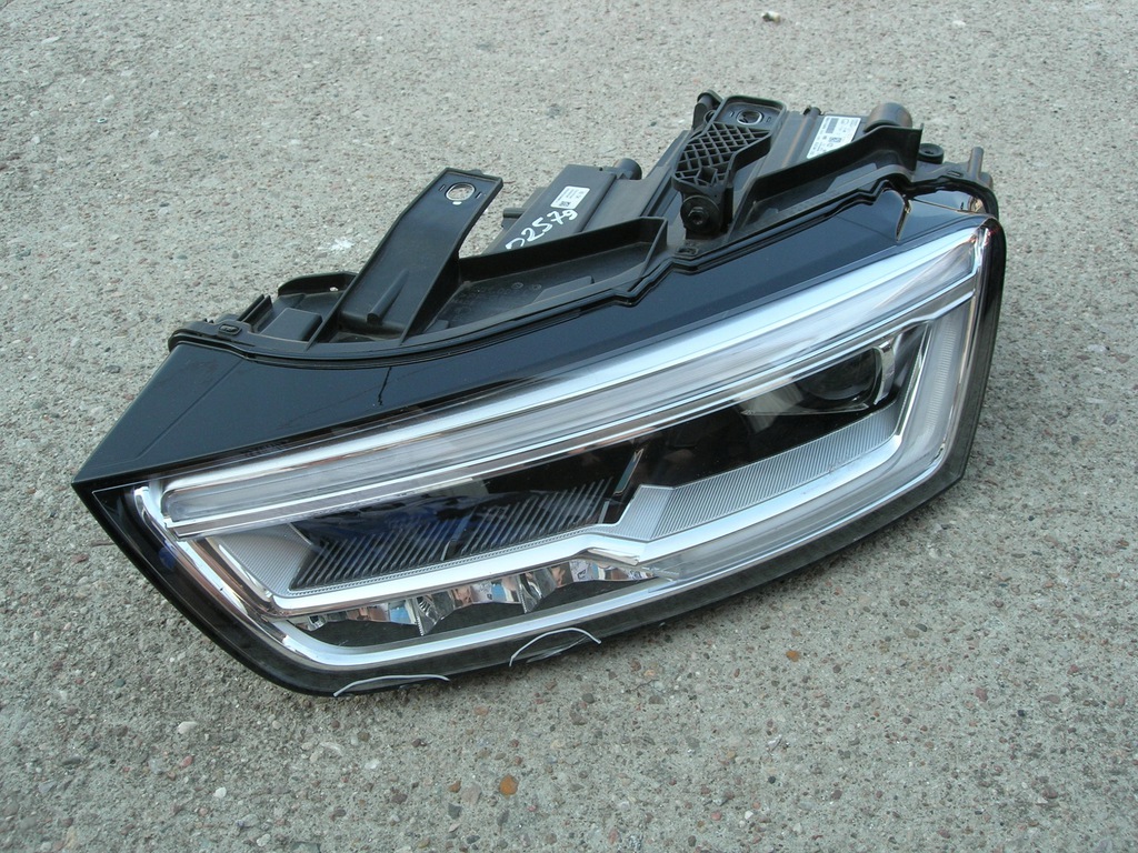  faro izq. full led audi q3 lift 8u0941033 waw (#)