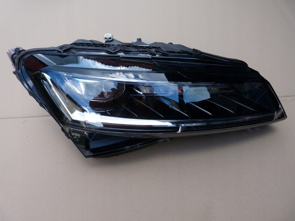 skoda superb iii lift led crystal 3v1 941 016 d (#)