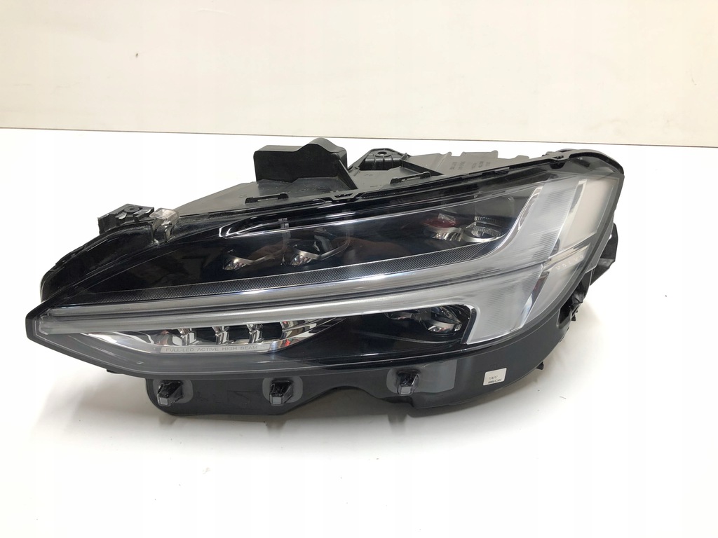  faro izq. volvo s90 v90 16r > f led 31386164 (#)
