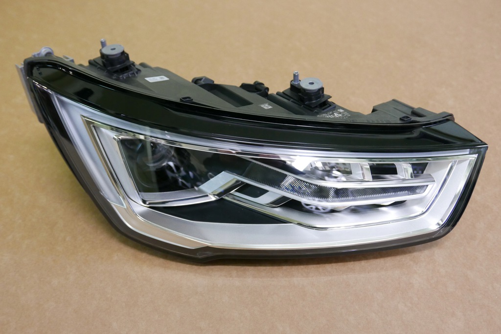audi a1 lift faro xénon der.. 8xa941006 (#)