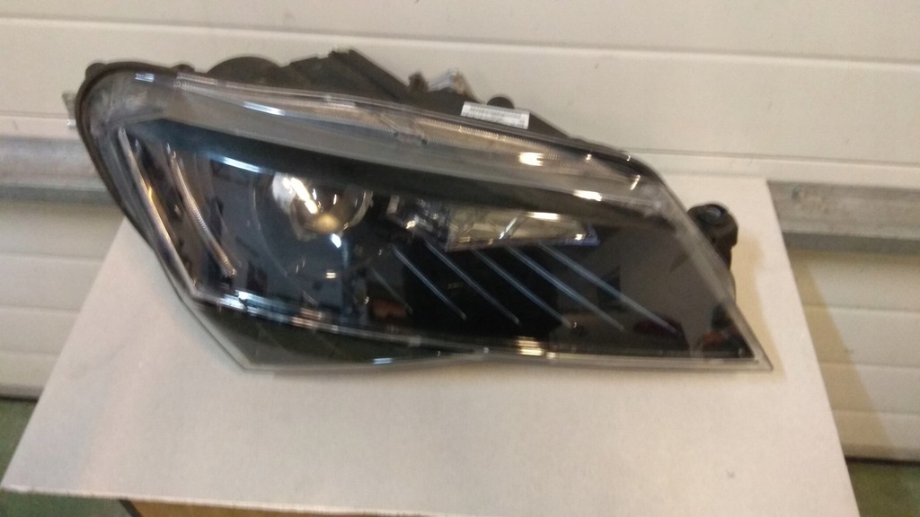  faro skoda superb iii der.. delantero (#)