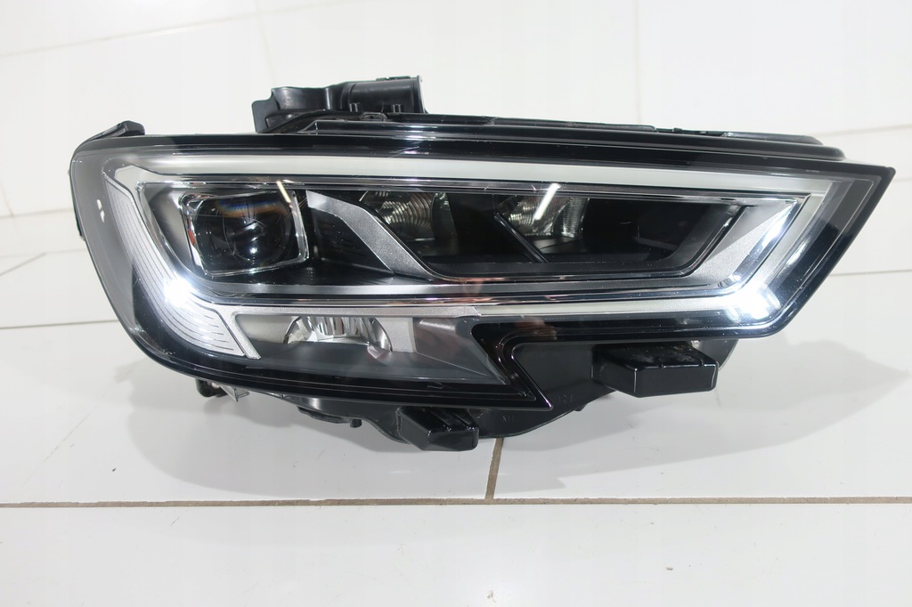 audi a3 8v0 lift faro delantero der.. led (#)