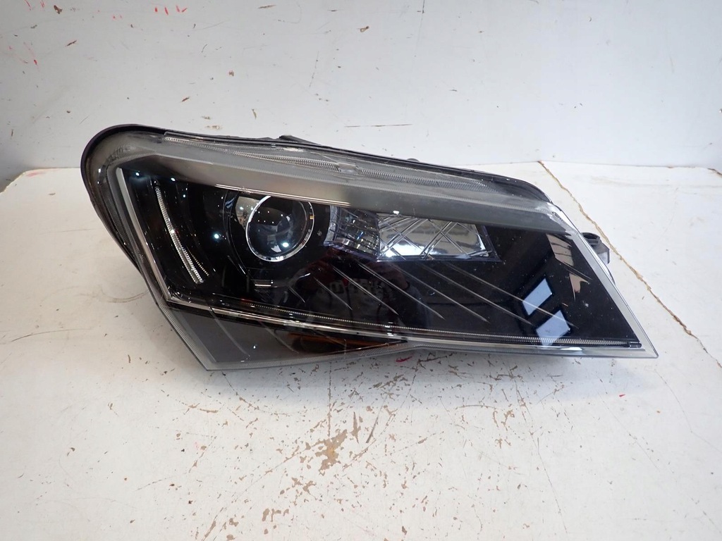  faro delantero der.. skoda superb iii 2015 bi xenon (#)
