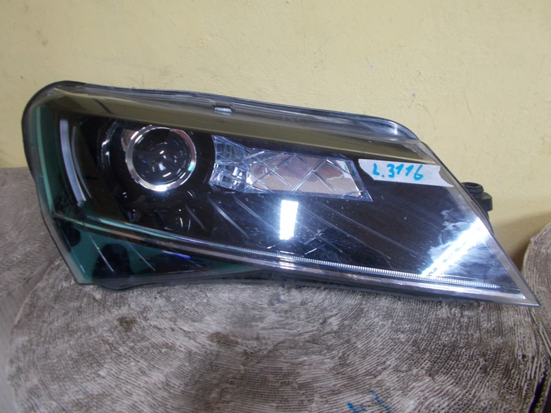  faro delantero der.. skoda superb iii 3 bi xénon skrę (#)