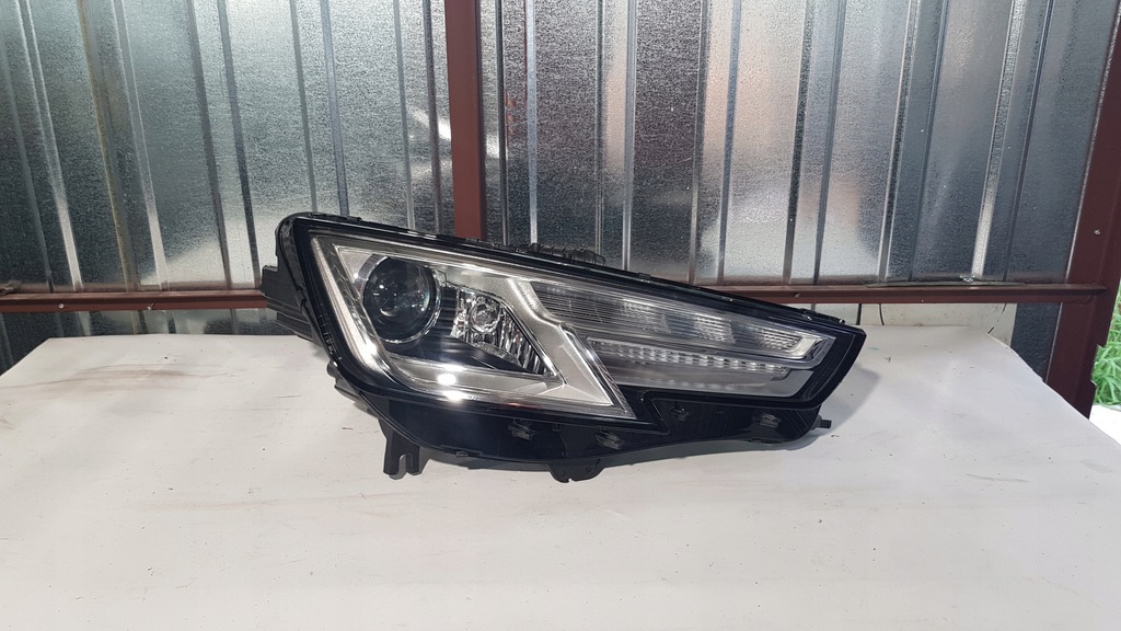 audi a4 b9 faro der.. xénon 8w0941044 (#)