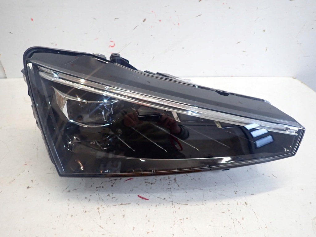  faro delantero der.. skoda scala 2019 full led (#)