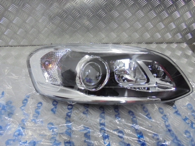  faro delantero der.. volvo xc60 lift 31698809 (#)