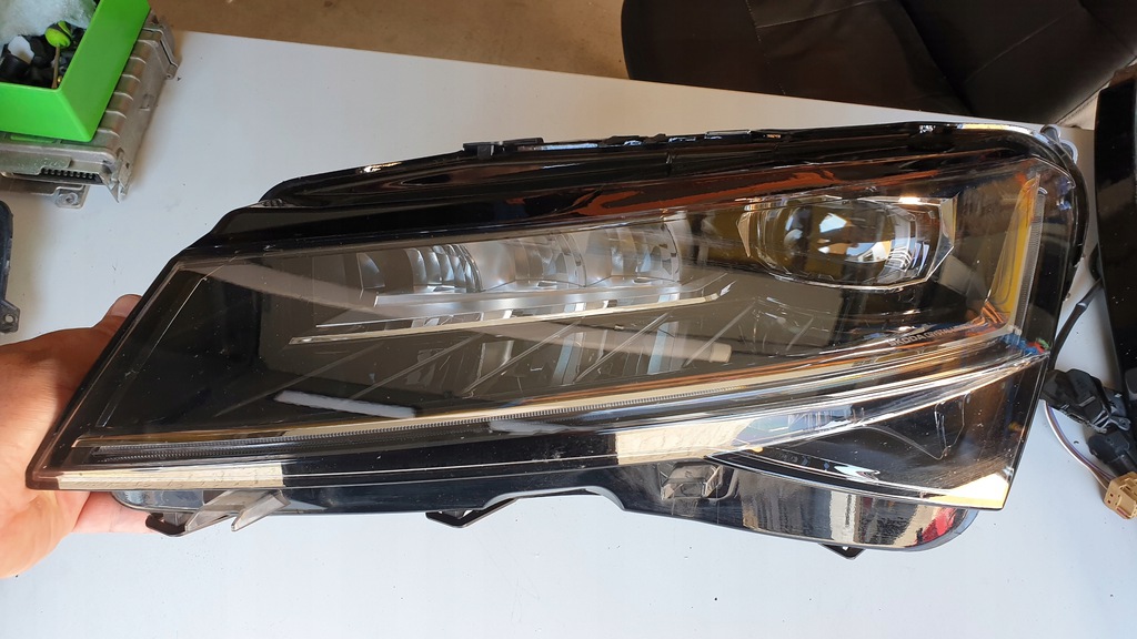 le faro skoda superb 3 lift 3v1941015d (#)