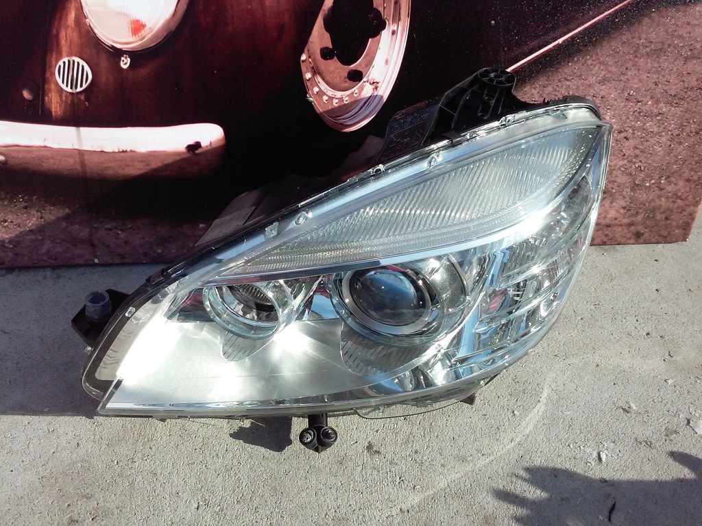 mercedes clase c w204 8202961 izq.   (#)