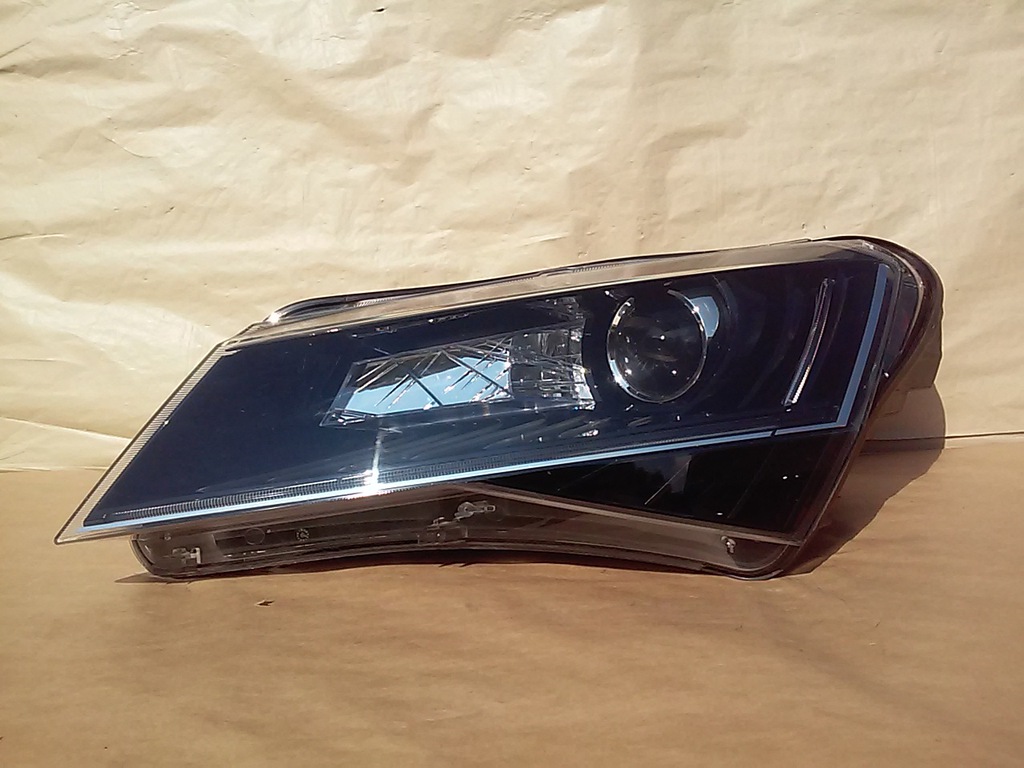 skoda superb 3v0 15 bi xenon led compl faro  (#)