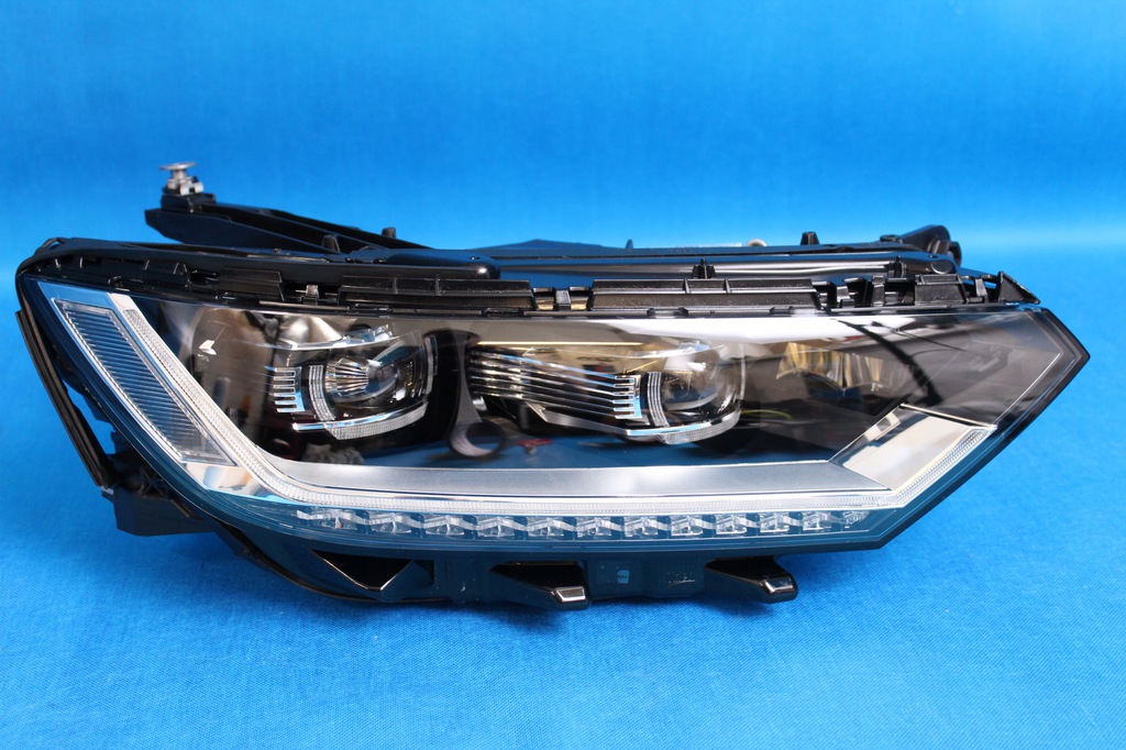 vw passat b8 3c faro delantero der.. led zakręty 18r (#)
