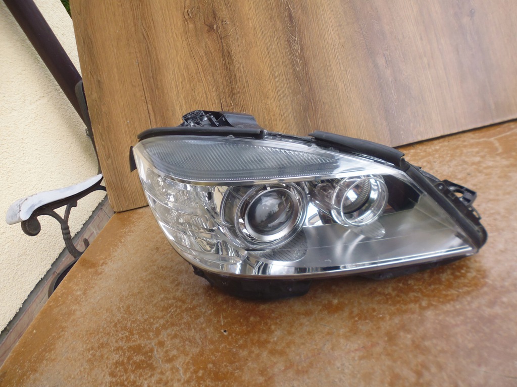 mercedes w204 xénon torsional estado perfecto eu faro der.. (#)