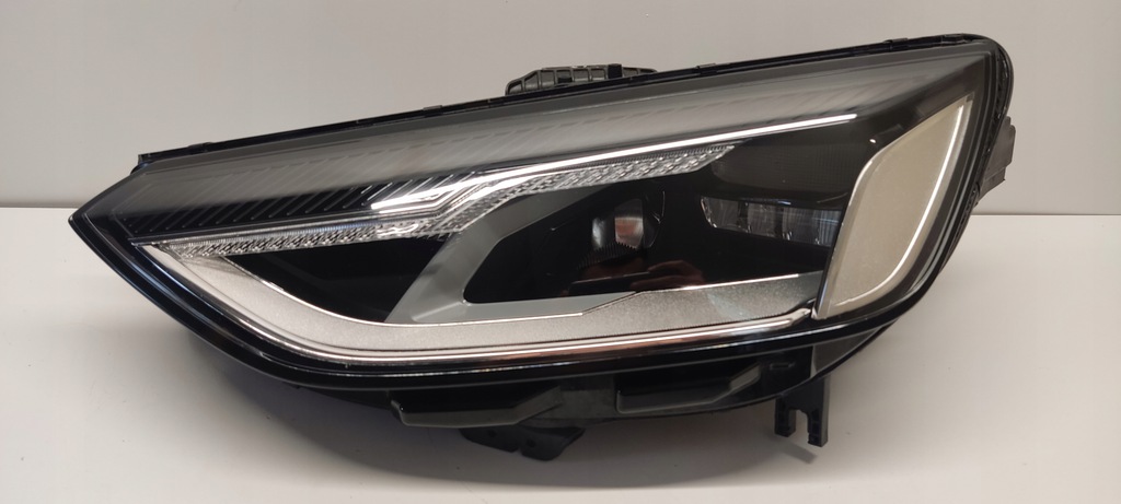 audi a4 b9 lift 8w0 faro izq. full led (#)