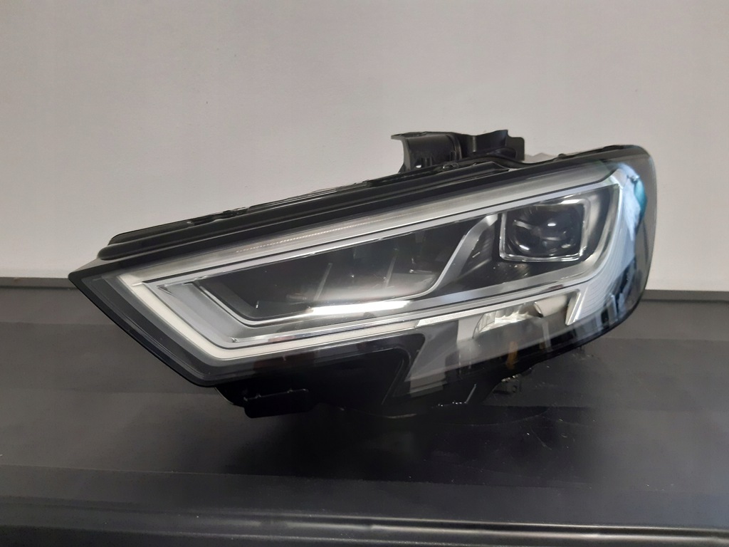 audi a3 a 3 full led matrix izq. 8v0 941 035 (#)