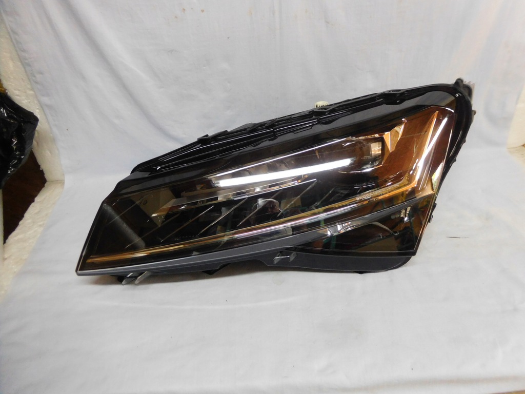 izq. skoda superb 3v1 lift full led europa (#)