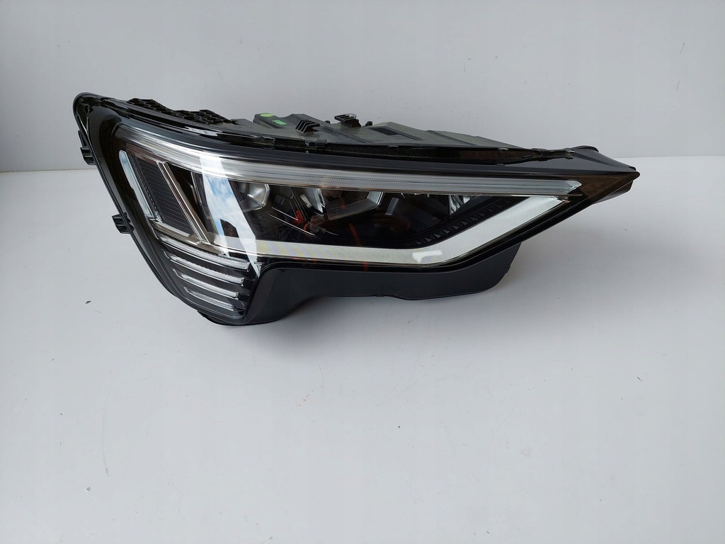  faro der.. delantero audi e tron 4ke (#)