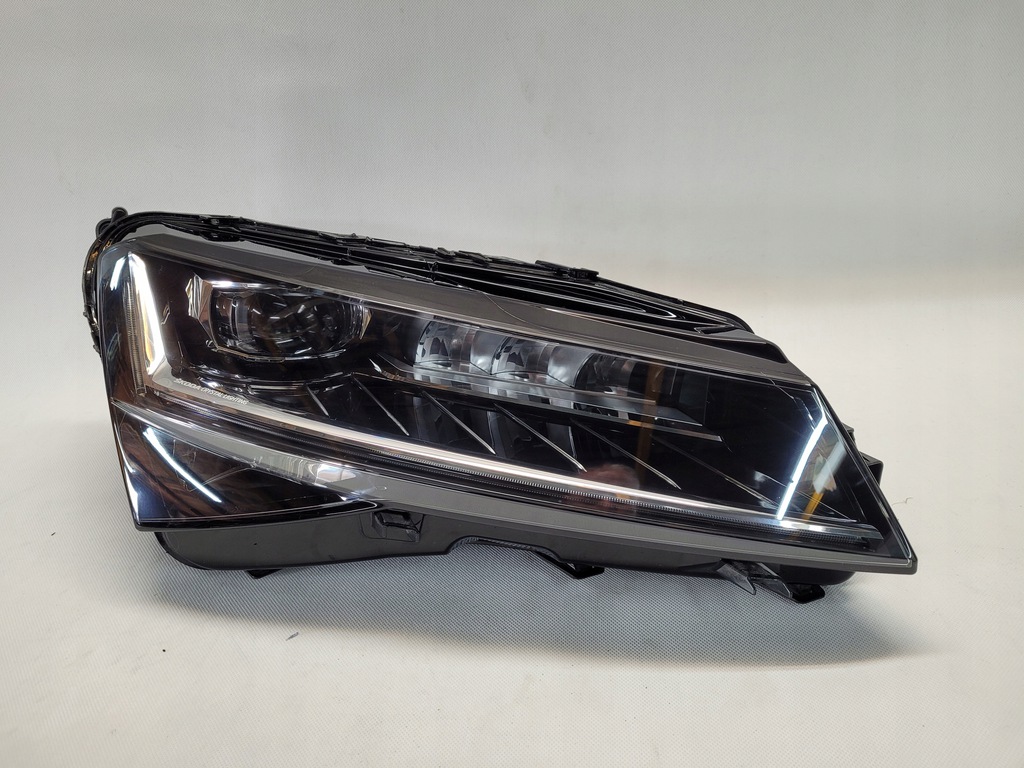 skoda superb iii lift faro delantero der.. full led (#)