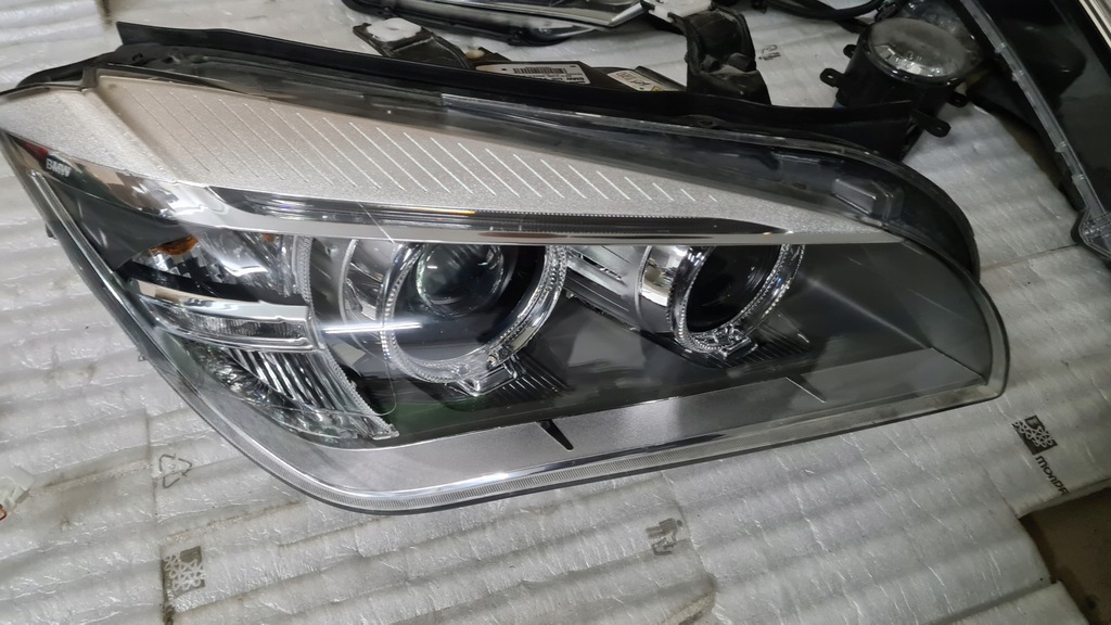 bmw x1 lift xénon faro 7290262 der.. (#)