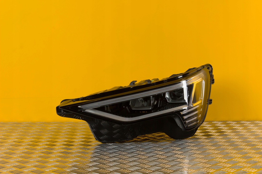 audi e tron 2018 faro full led izq. (#)