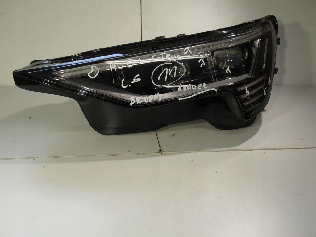audi e tron 4ke faro digital izq. 4ke941035 (#)