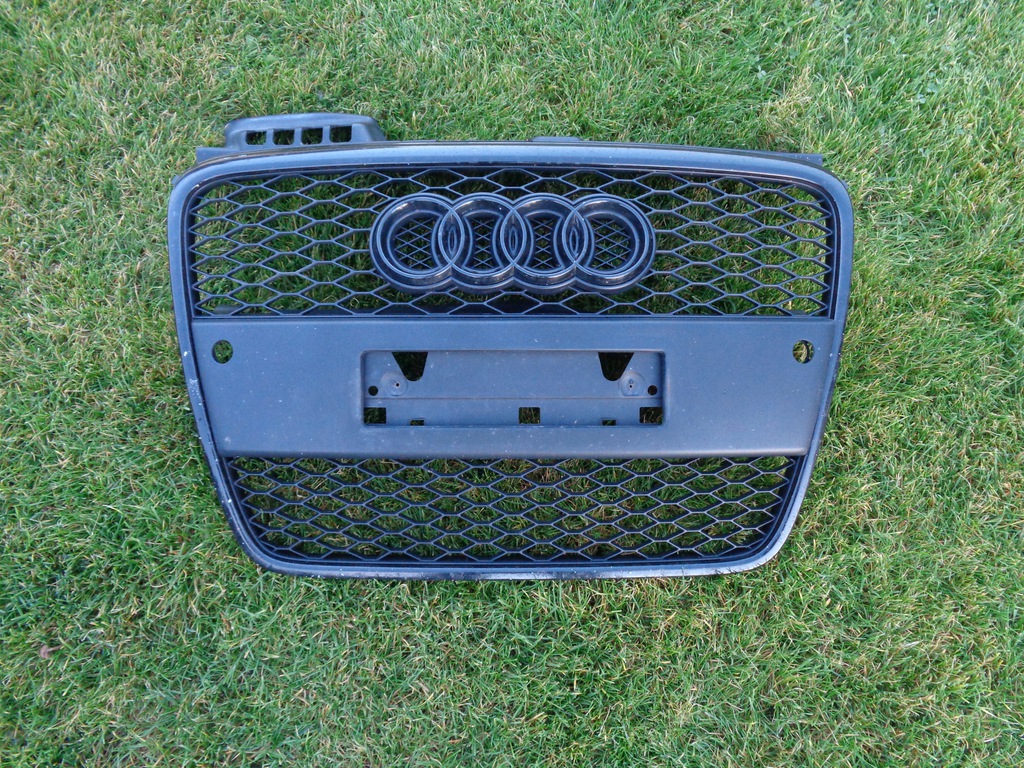 calandra audi rs4 b7 original ładny stan ($)