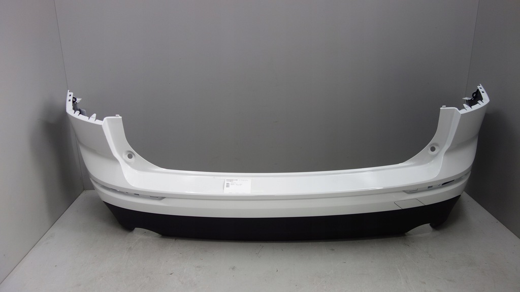 volvo xc60 ii parachoque paragolpes trasero 614 ($)