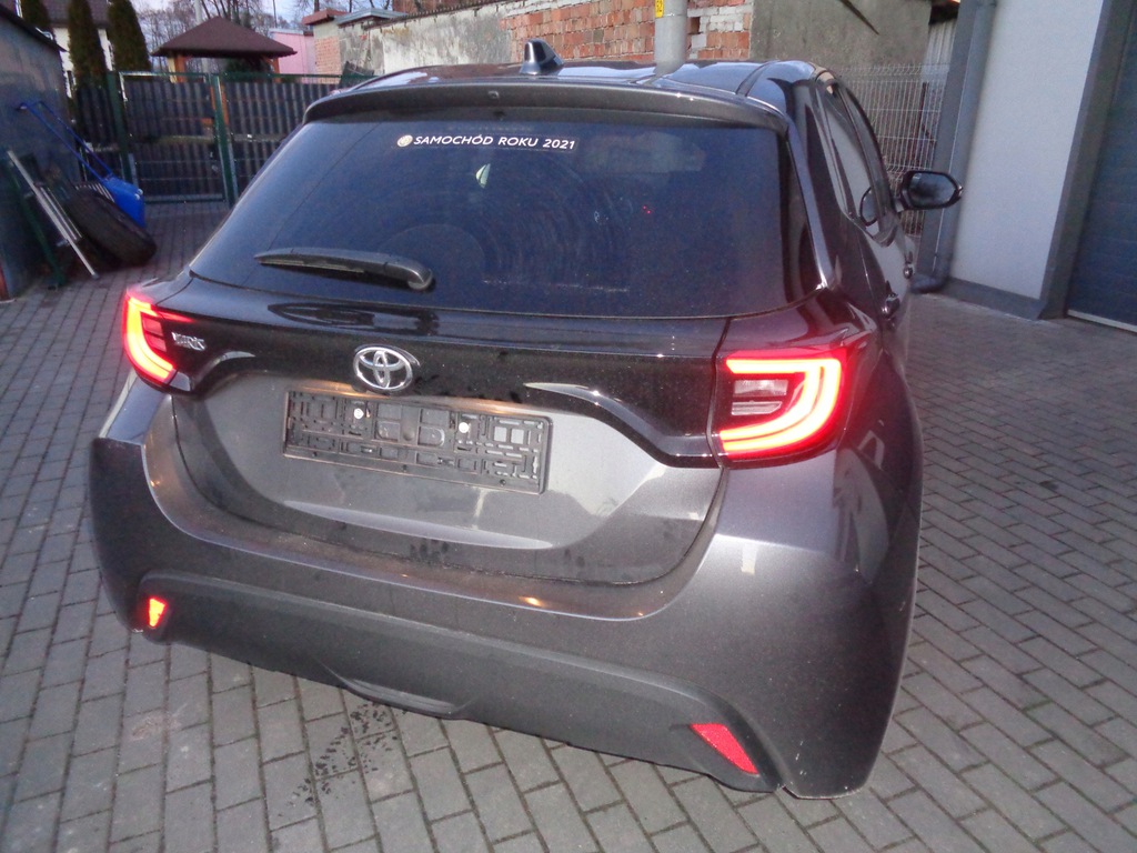 parachoque paragolpes trasero toyota yaris iv 2021 ($)