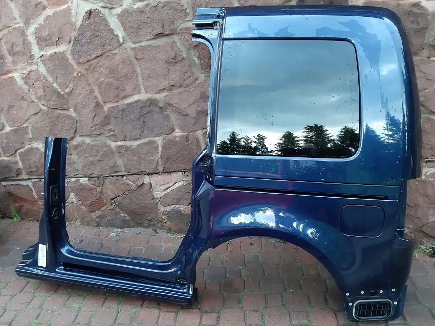 aleta trasero izq.  der. vw caddy 2k life ($)