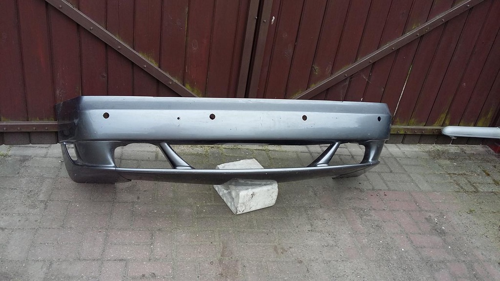 parachoque paragolpes trasero maserati 4200 gt lift b  ładny ($)
