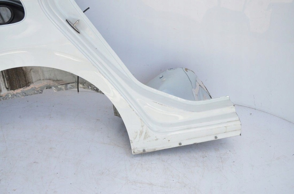 aleta der. trasero vw polo 2g gti lc9a 17  ($)