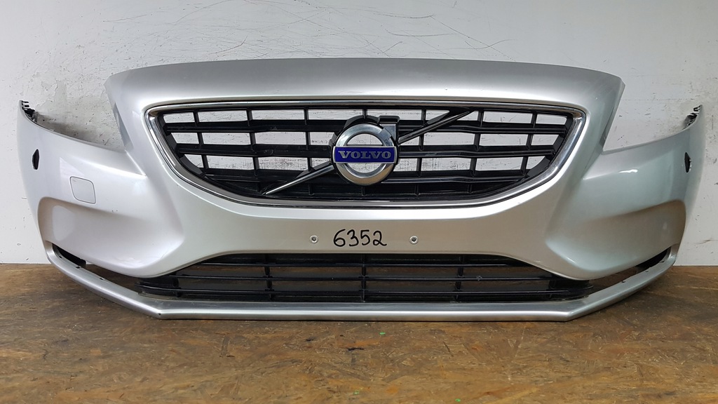 volvo v40 2012   parachoque paragolpes delantero 6352 ($)