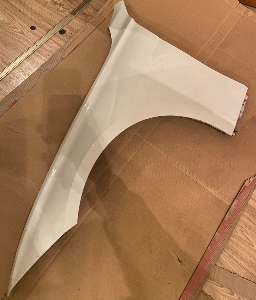 bmw f30 delantero aleta izq.  alpinweiss 300 ($)