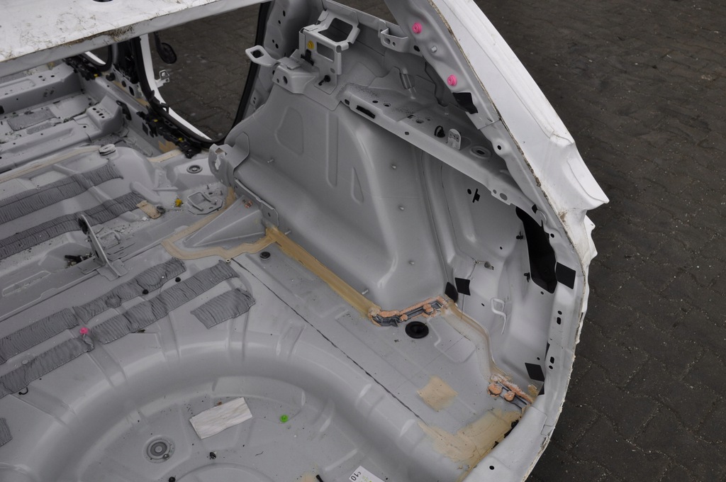 ford focus mk4 corte aleta der. trasero ranchera 5j ($)