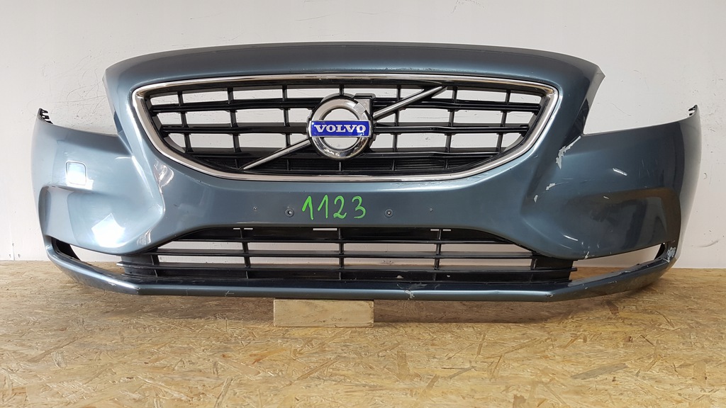 volvo v40 2012   parachoque paragolpes delantero 1123 ($)