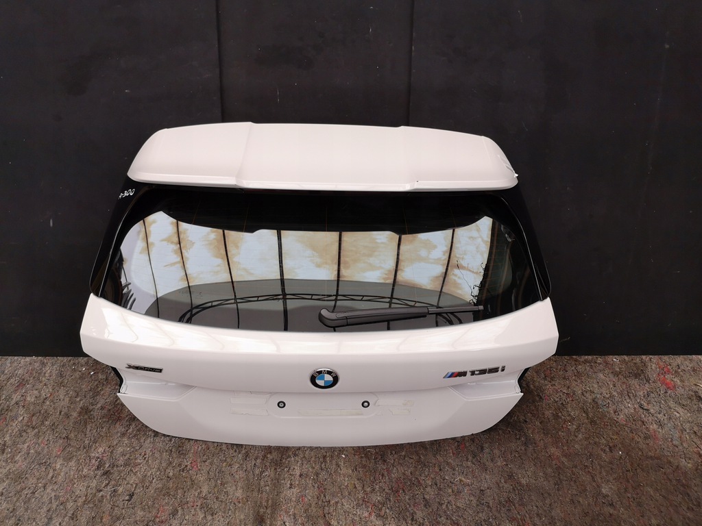 solapas trasero maletero bmw f40 a300 ($)