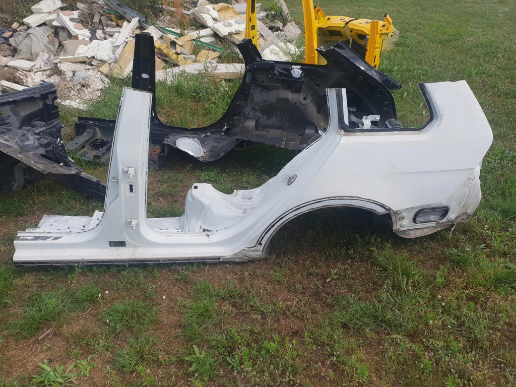 aleta izq.  trasero golf vii ranchera ($)