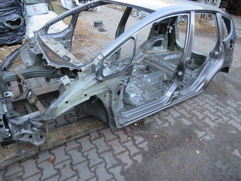 corte larguero izq.  delantero jazz iii 08 14 ($)