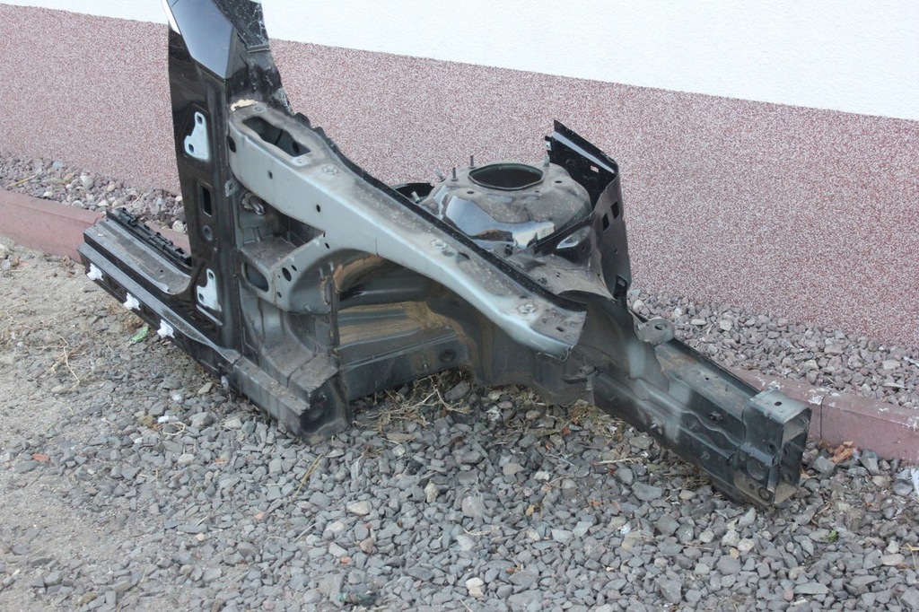 mercedes w218 corte parte delantera der.  ($)